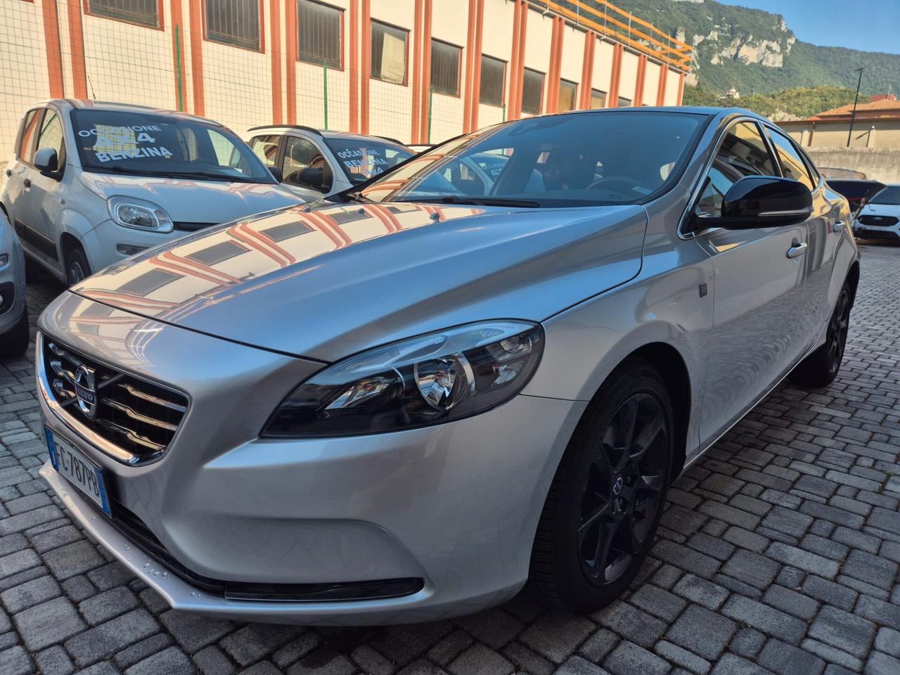 Volvo V40 T2