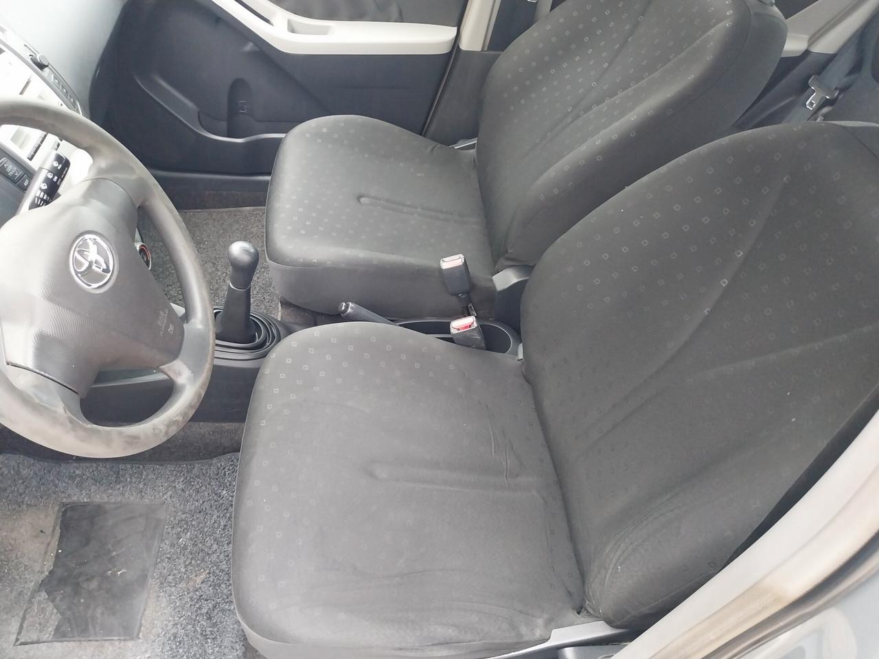 Toyota Yaris 1.0 5 porte Sol