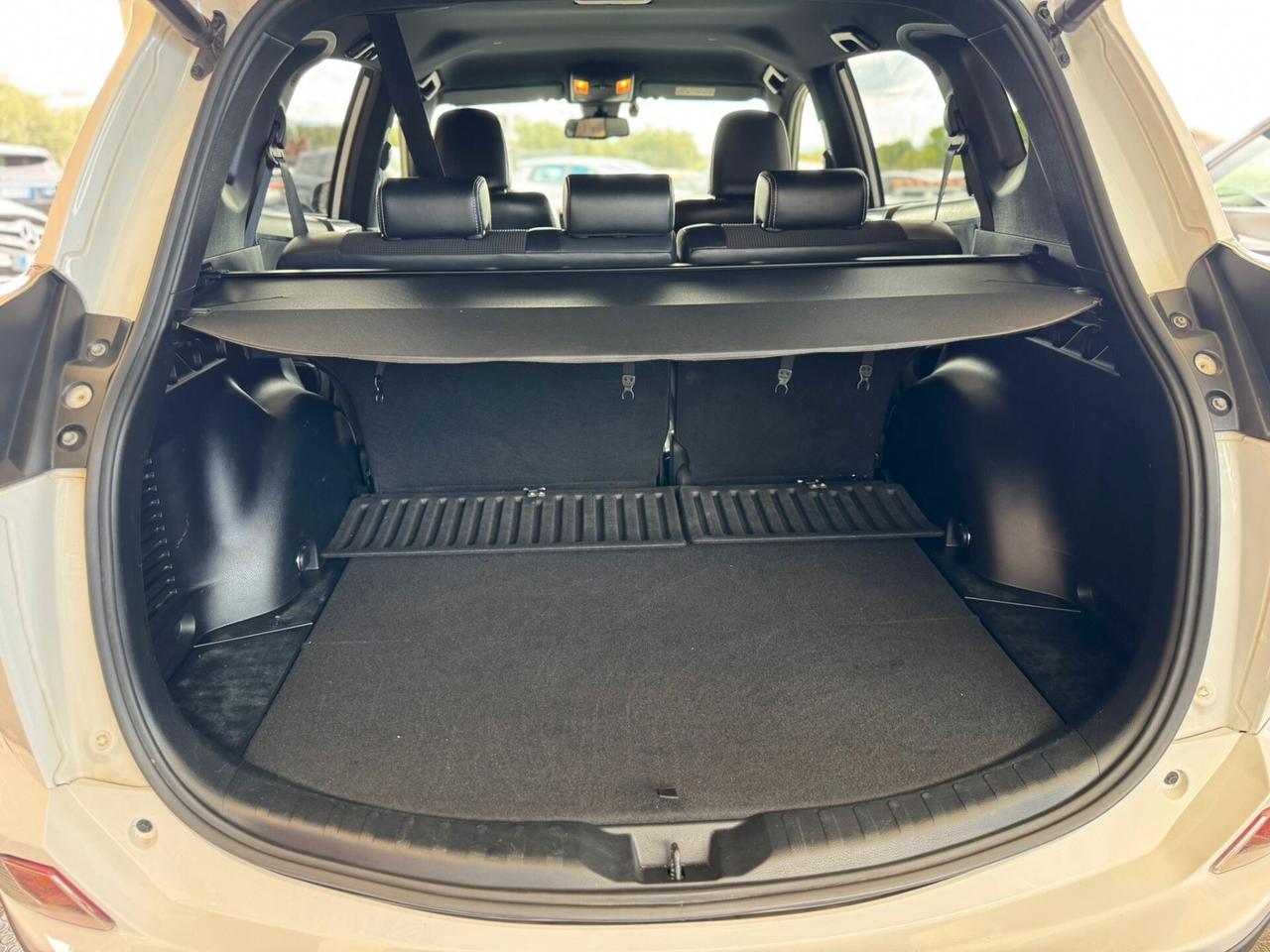 Toyota RAV 4 RAV4 2.0 D-4D 2WD Lounge