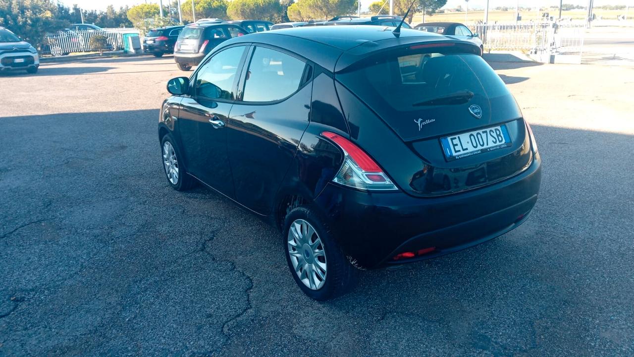 Lancia Ypsilon 1.2 69 CV 5 porte S&S Silver