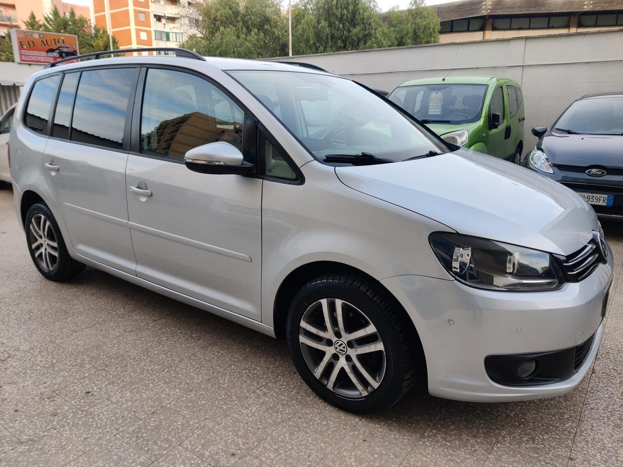 VOLKSWAGEN Touran 1.6 Diesel 7 POSTI