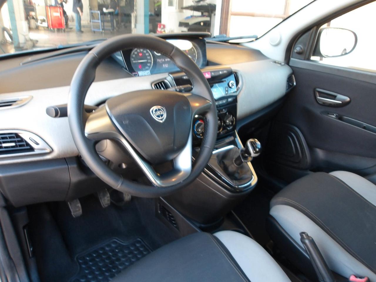 Lancia Ypsilon 5 Porte Ypsilon 1.2 8v Elefantino 69cv my14