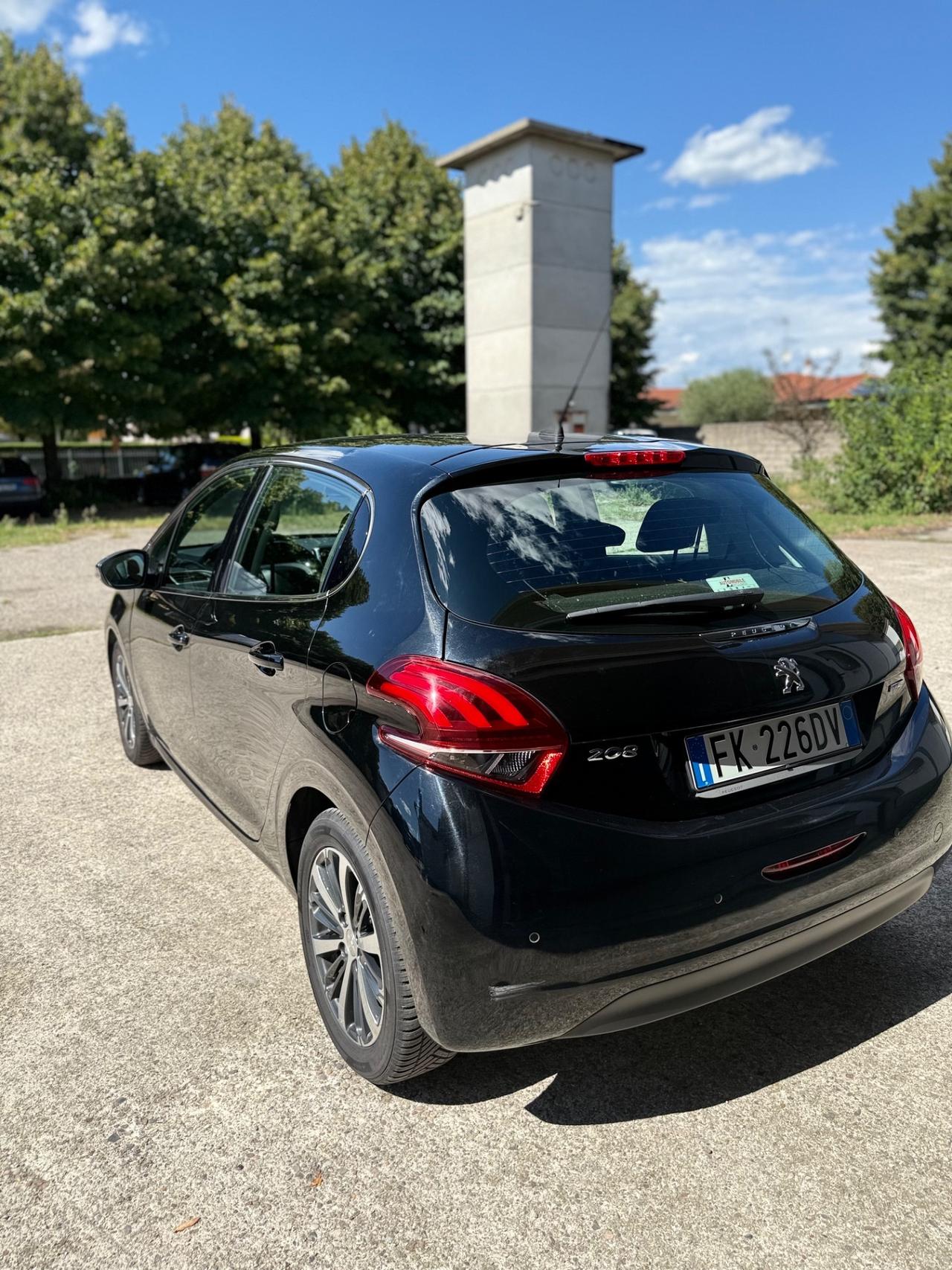 Peugeot 208 PureTech 82 5p. GPL Allure