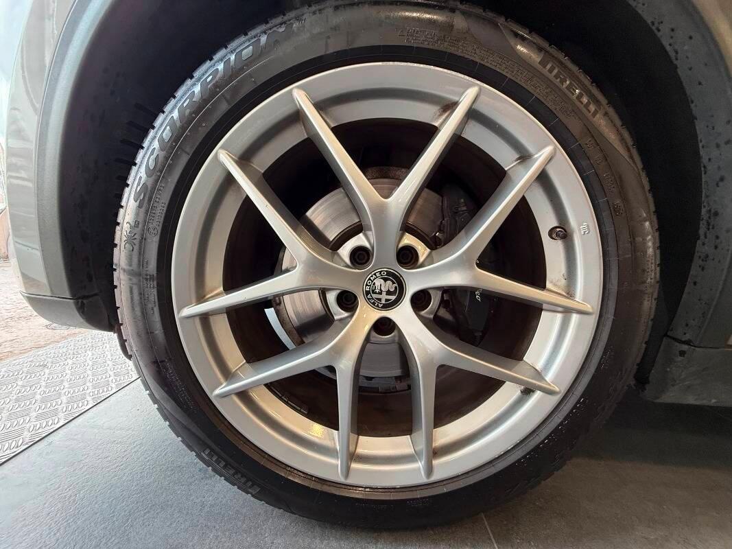 Alfa Romeo Stelvio 2.2 t Business Q4 210cv auto