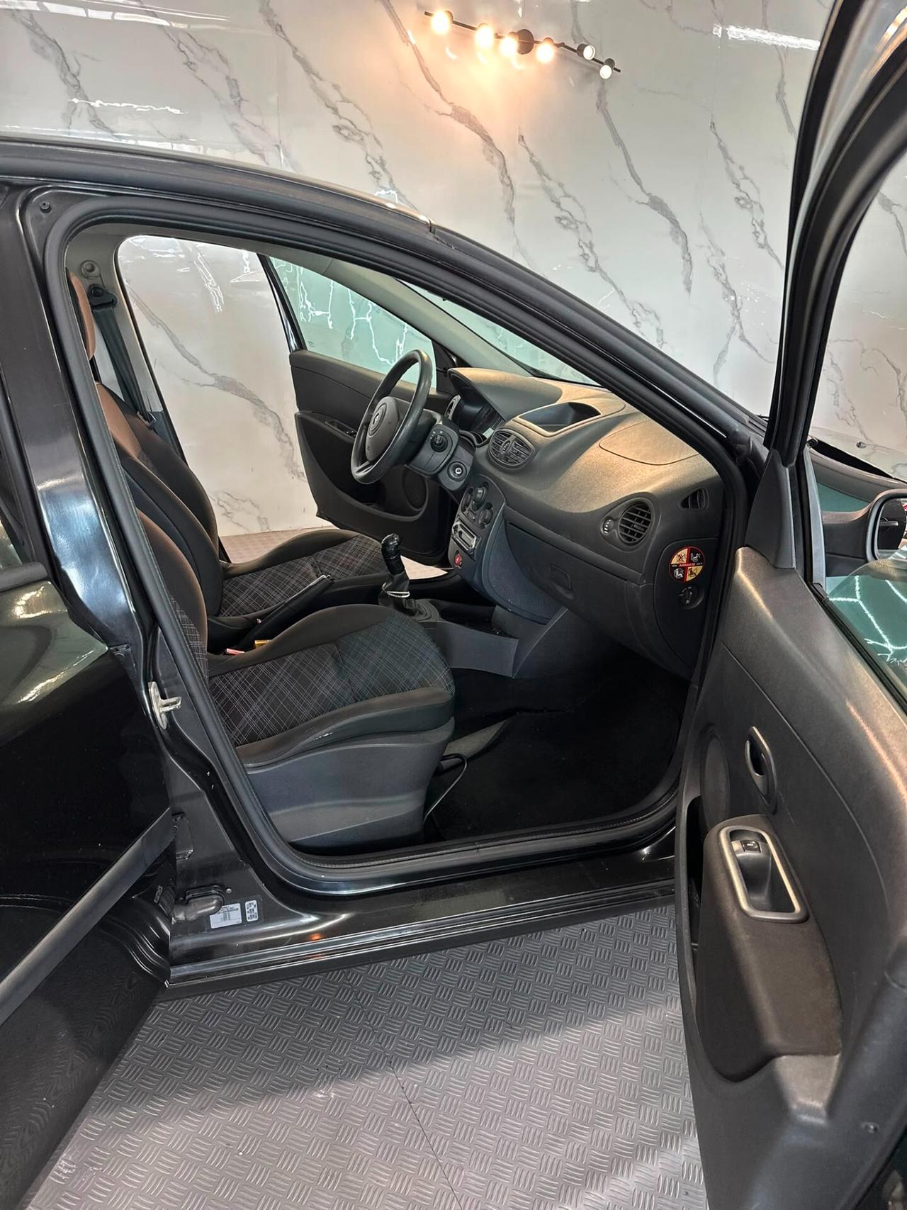 Renault Clio 1.2 16V 5 porte Le Iene