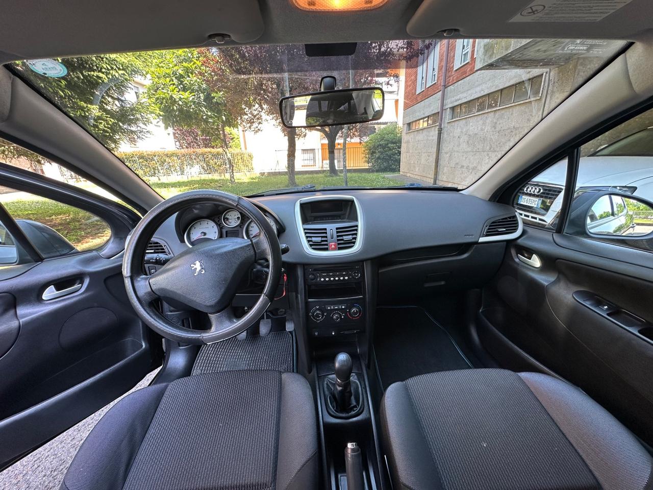 Peugeot 207 1.4 8V 75CV 5p. X Line