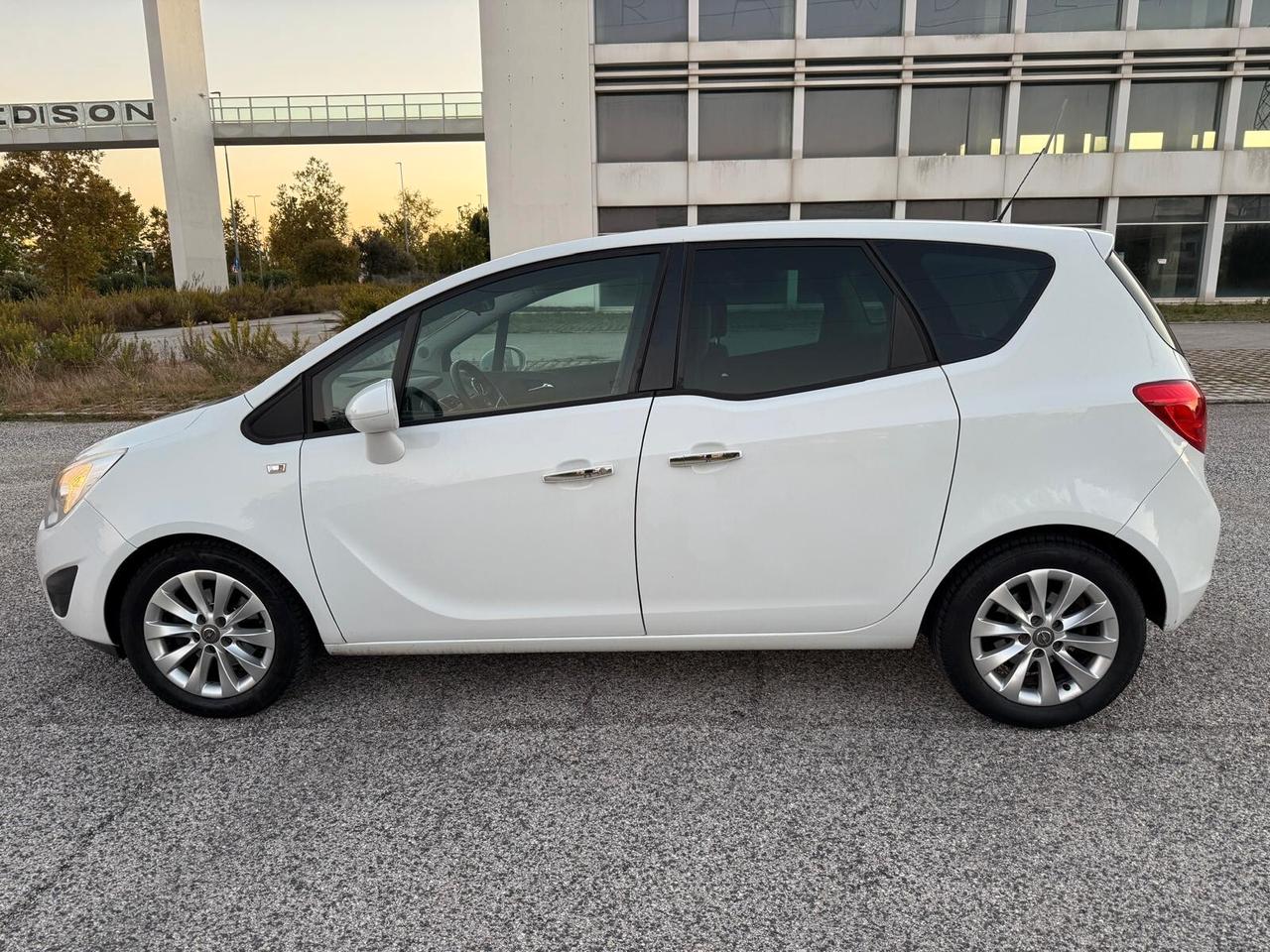 Opel Meriva 1.3 CDTI 95CV ecoFLEX Cosmo