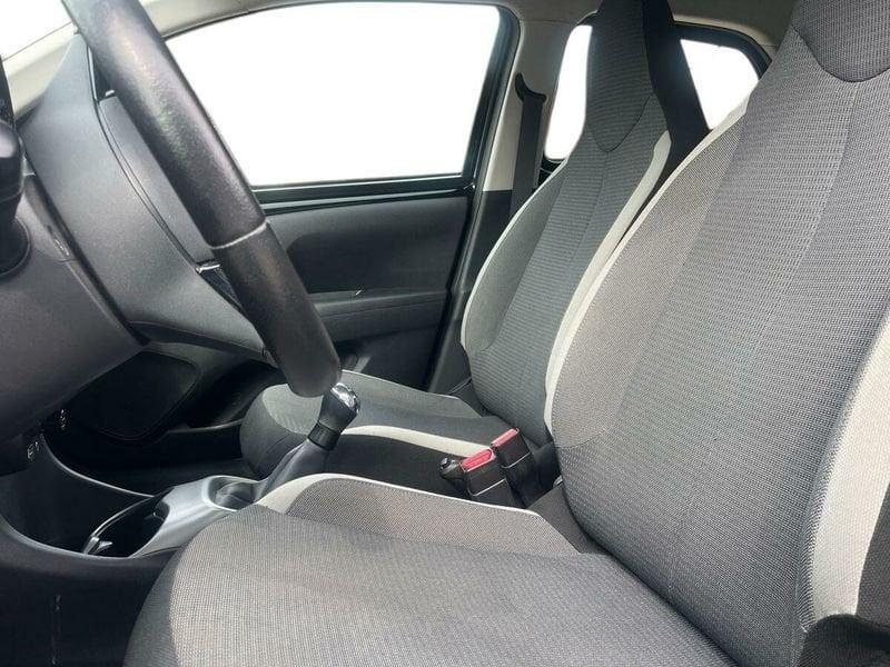 Toyota Aygo 5p 1.0 x-play 72cv