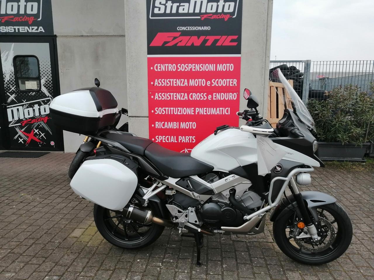 Honda CrossRunner travel edition