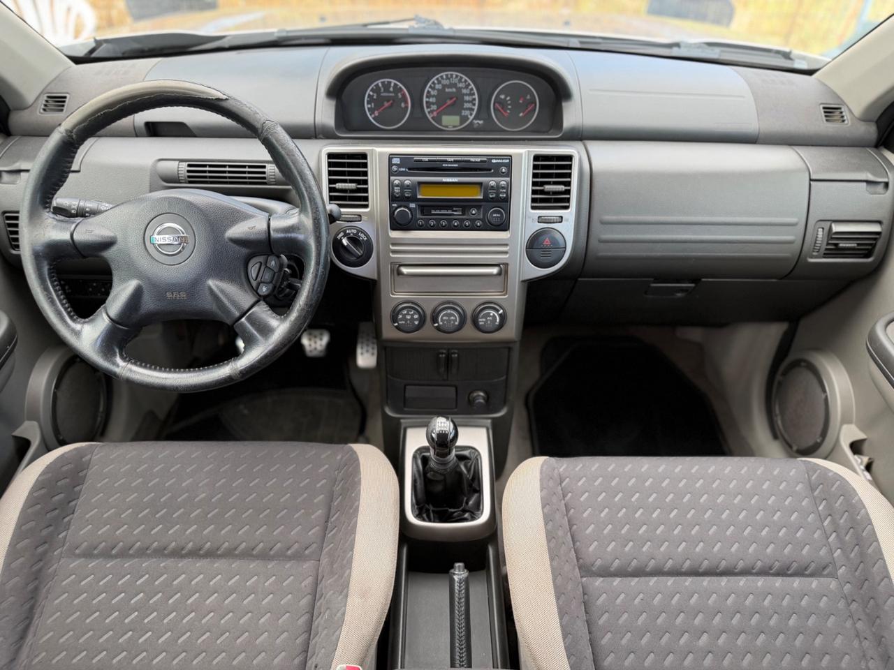 Nissan X-Trail 2.2 dCi Elegance
