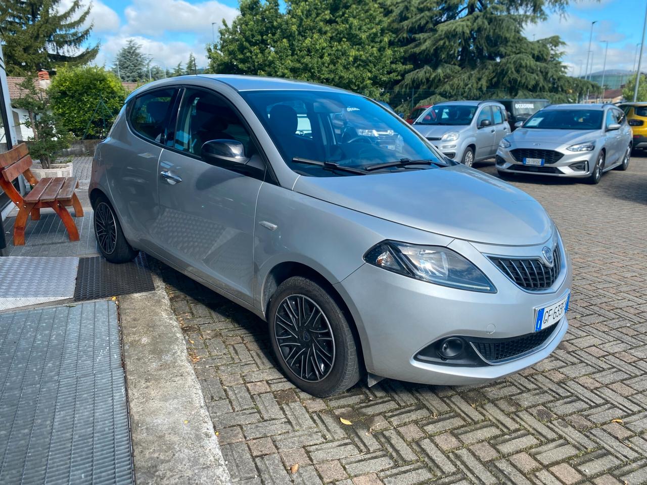 Lancia Ypsilon 1.0 FireFly 5 porte S&S Hybrid Ecochic Silver