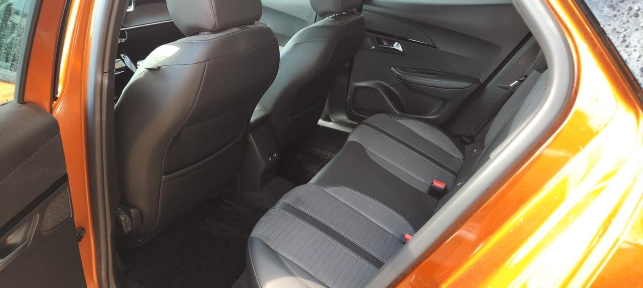 Peugeot 2008 BlueHDi 130 S&S EAT8 Allure Pack