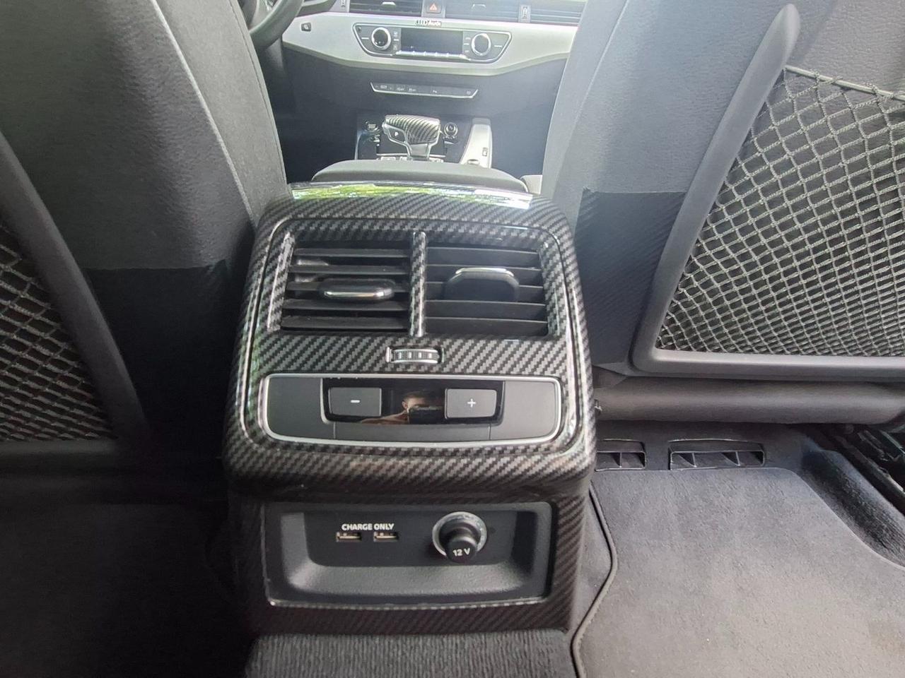 Audi A4 Business Advanced 2.0 40 TDI #6443