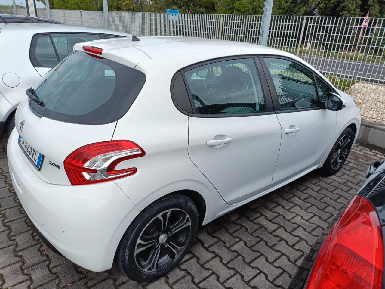 Peugeot 208 PureTech 82 5 porte Allure MOTORE NUOVO