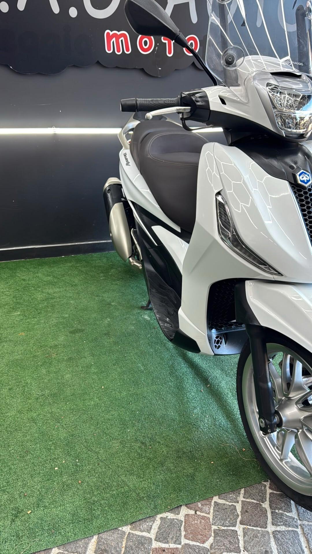 Piaggio Beverly 300