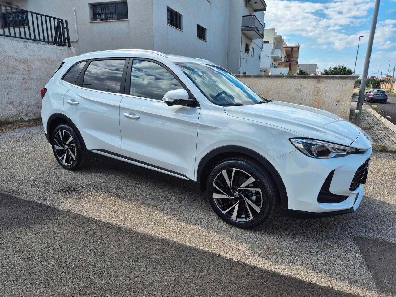 MG ZS LUXURY Full Hybrid
