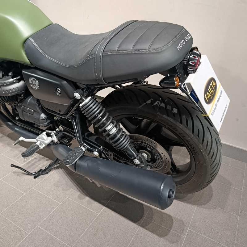 Moto Guzzi V7 Stone - 2024
