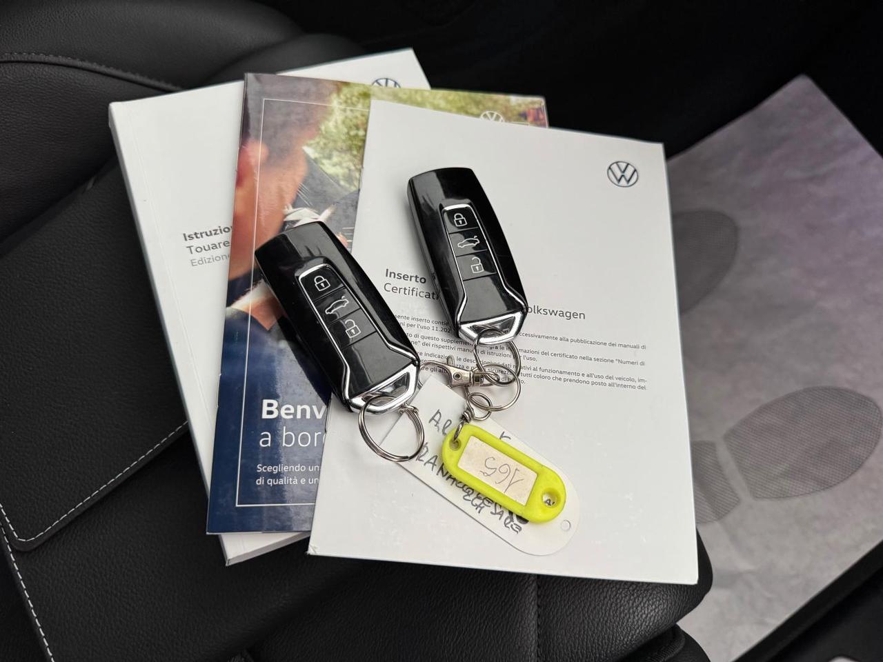 Volkswagen Touareg 3.0 V6 tdi Elegance 231cv 1Prop Da Vetrina