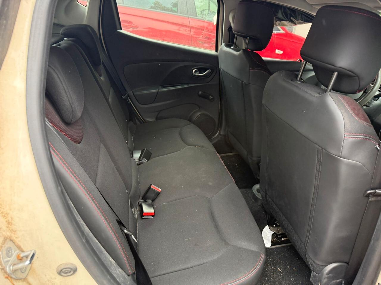 Renault Clio 1.5 Dci Incidentata