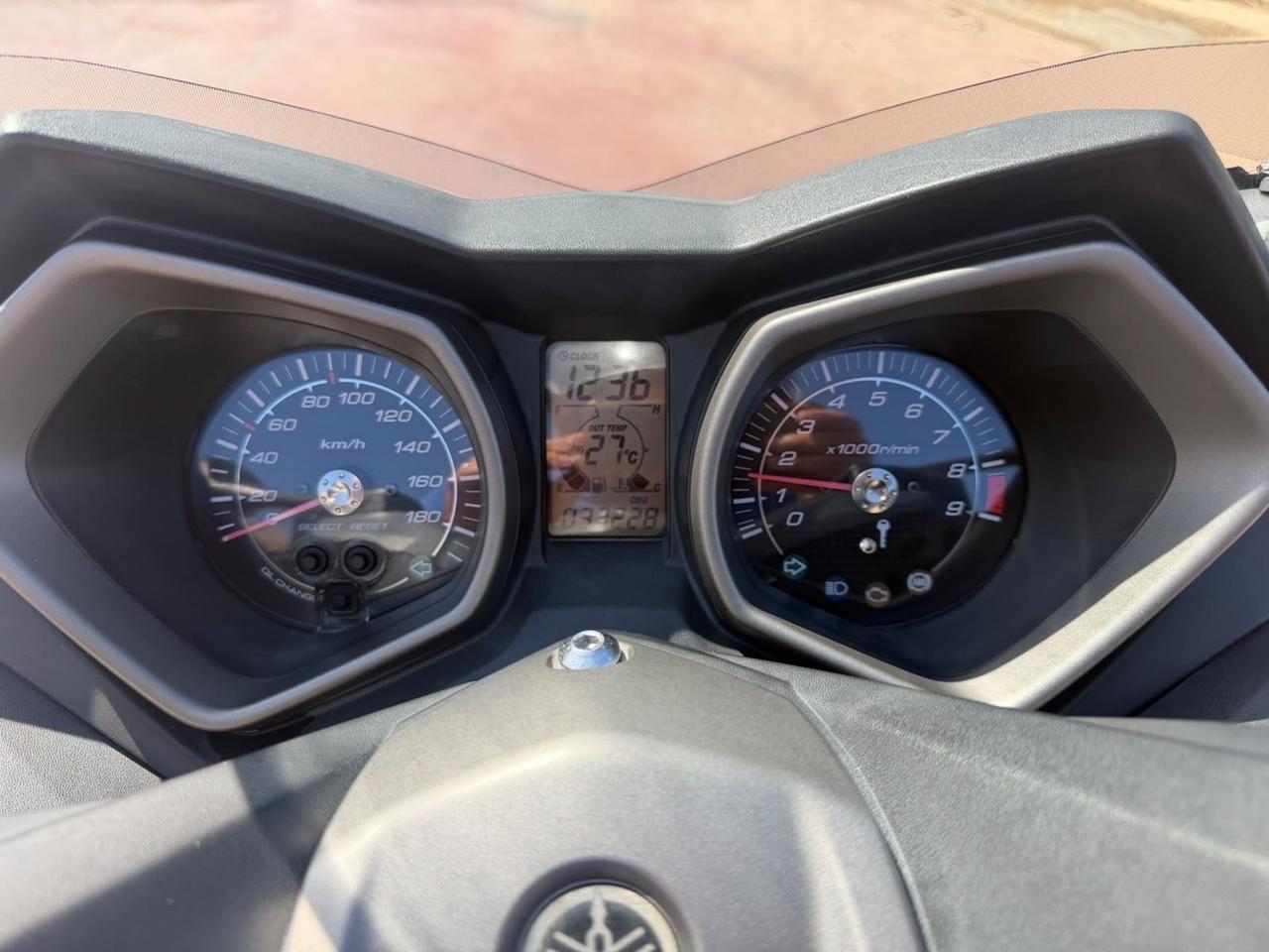Yamaha X-Max 400