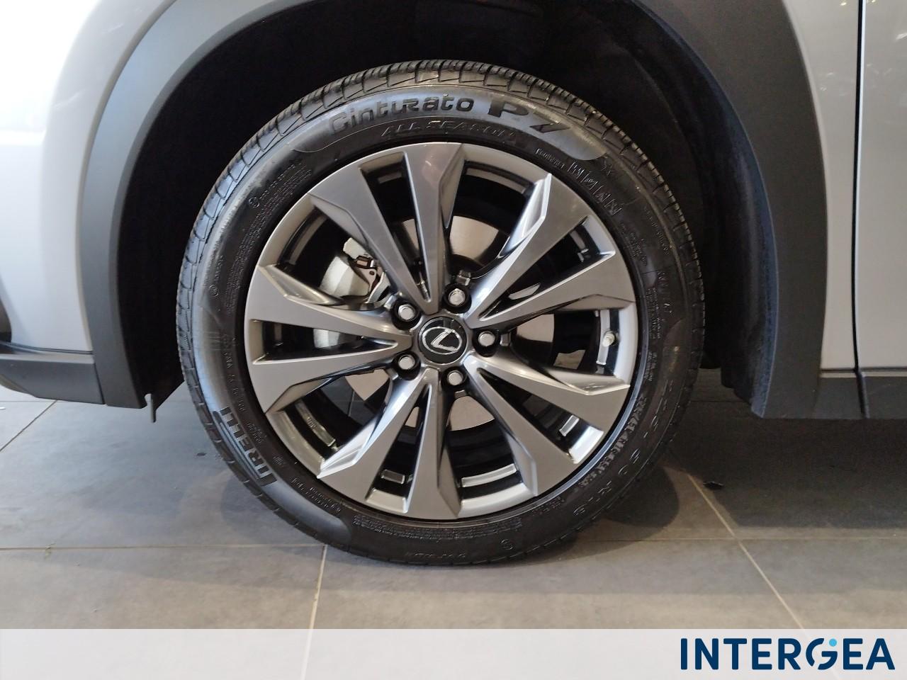 LEXUS UX 250h 2.0 Design 4wd cvt