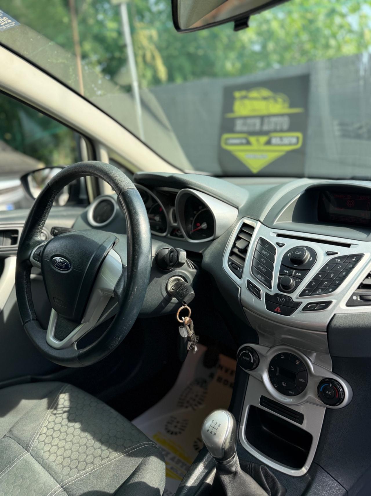 Ford FIESTA 1.4 GPL TITANIUM 5 PORTE NEOPATENTATI