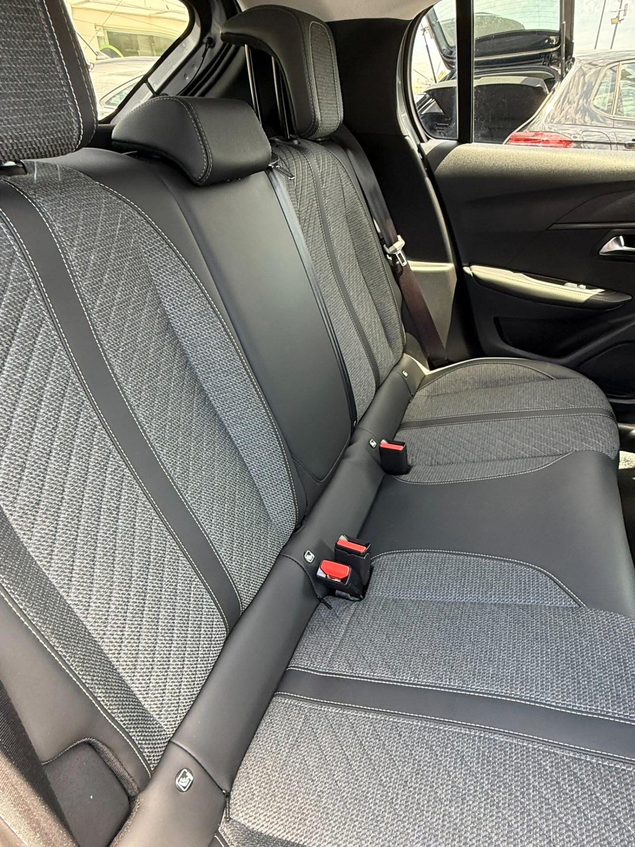 Peugeot 208 PureTech 100 Stop&Start 5 porte Allure 04/2025