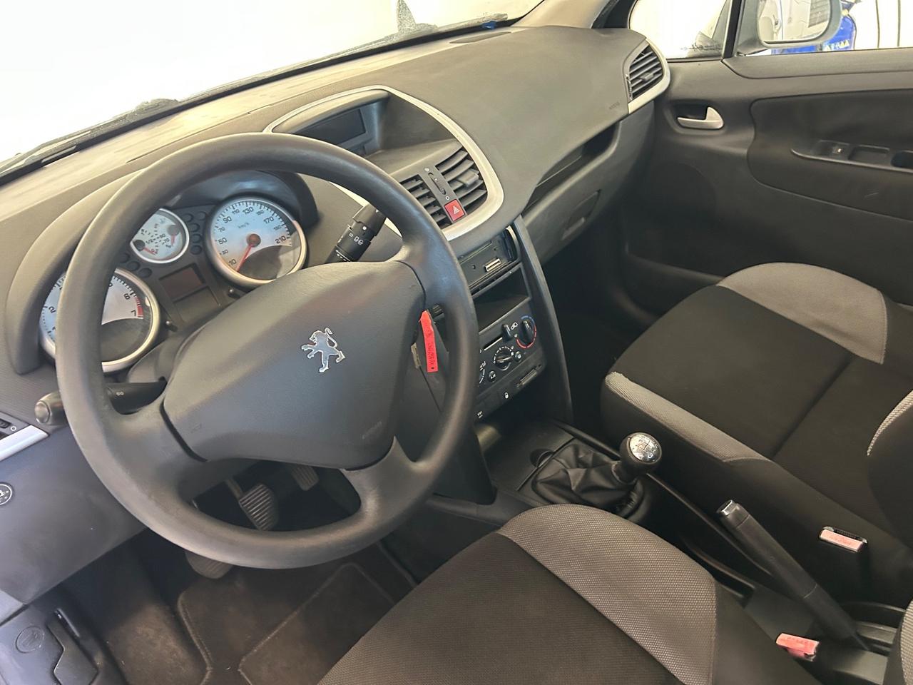 Peugeot 207 1.4 8V 75CV 3p. ONE Line