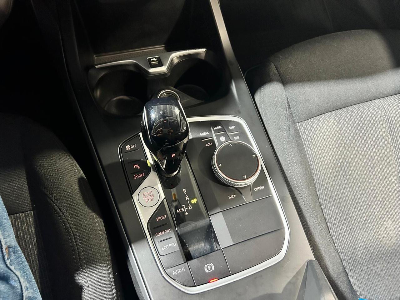 Bmw 116 116d 5p. Business Advantage
