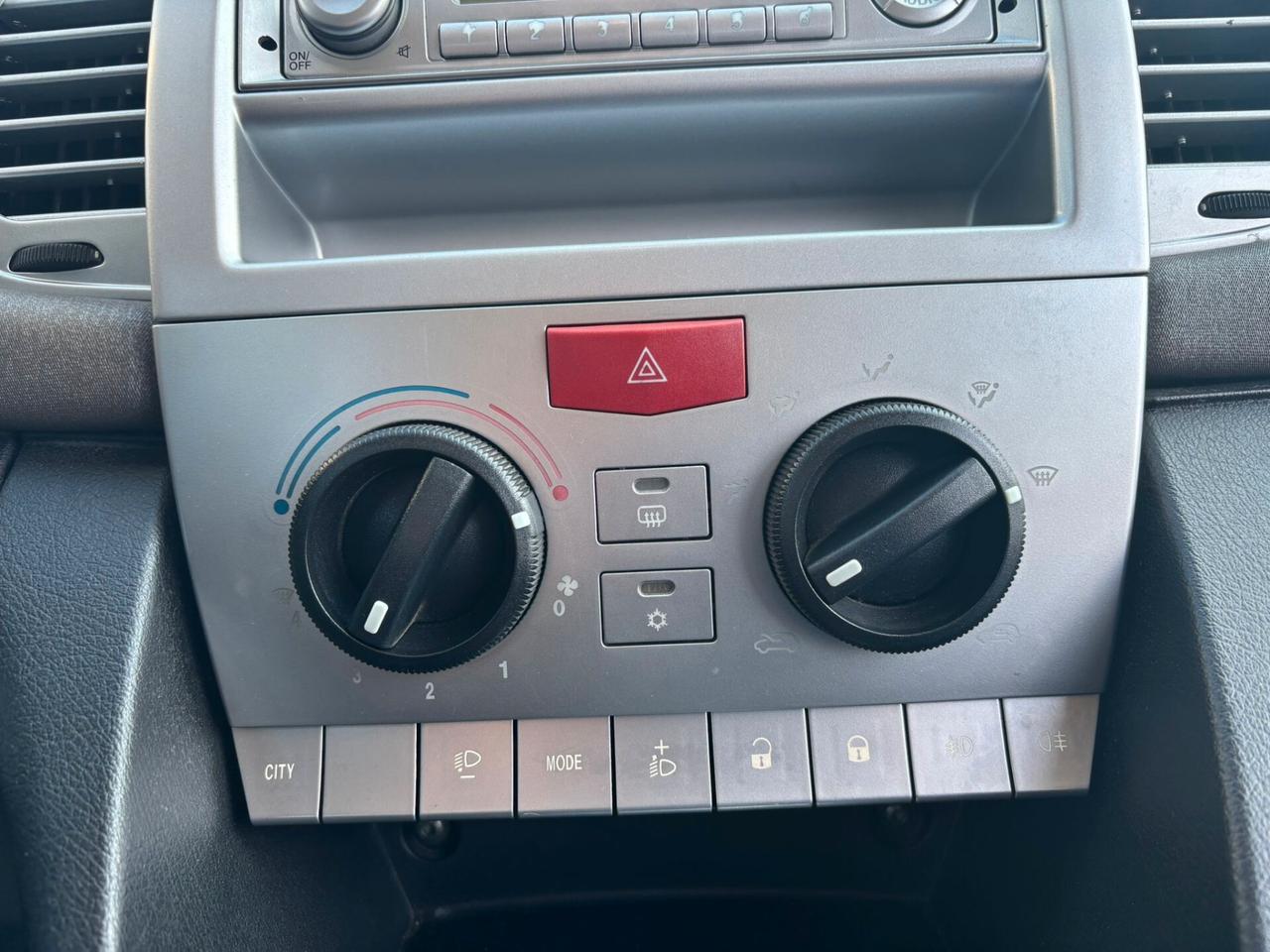 Lancia Ypsilon 1.4 Platino Ecochic GPL