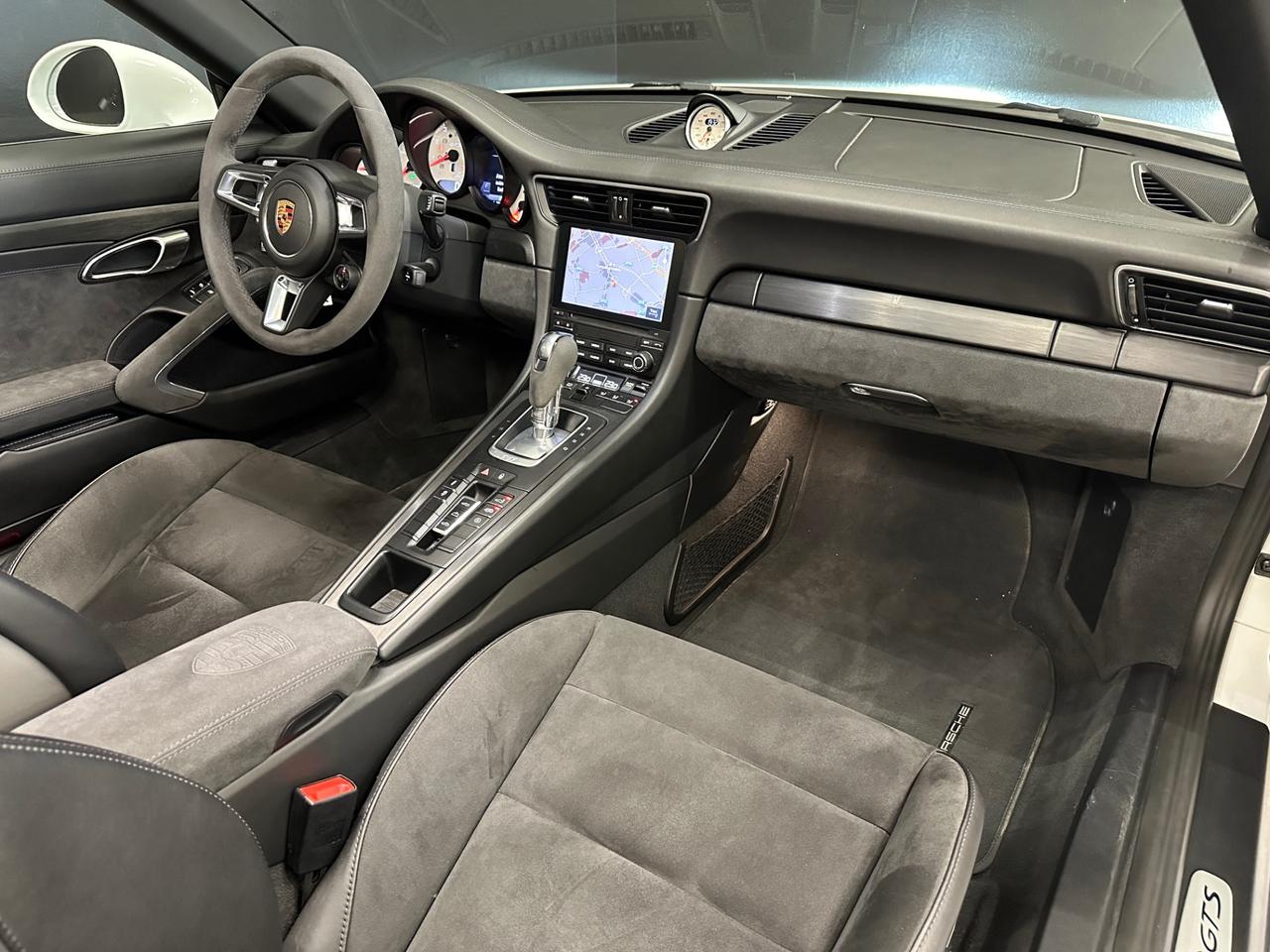 Porsche 911 Cabrio 3.0 Carrera 4 GTS auto