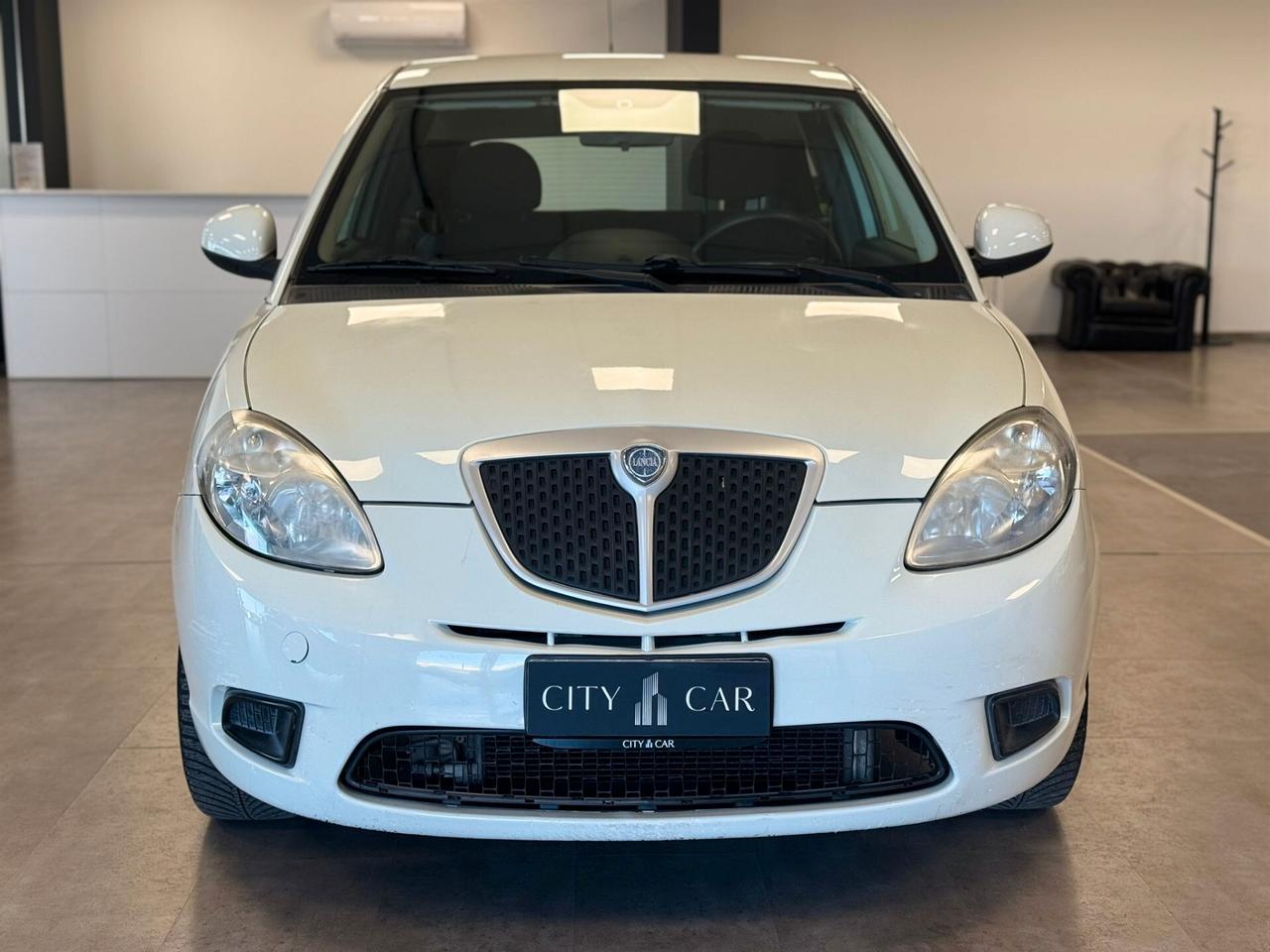 Lancia Ypsilon 1.2 Versus