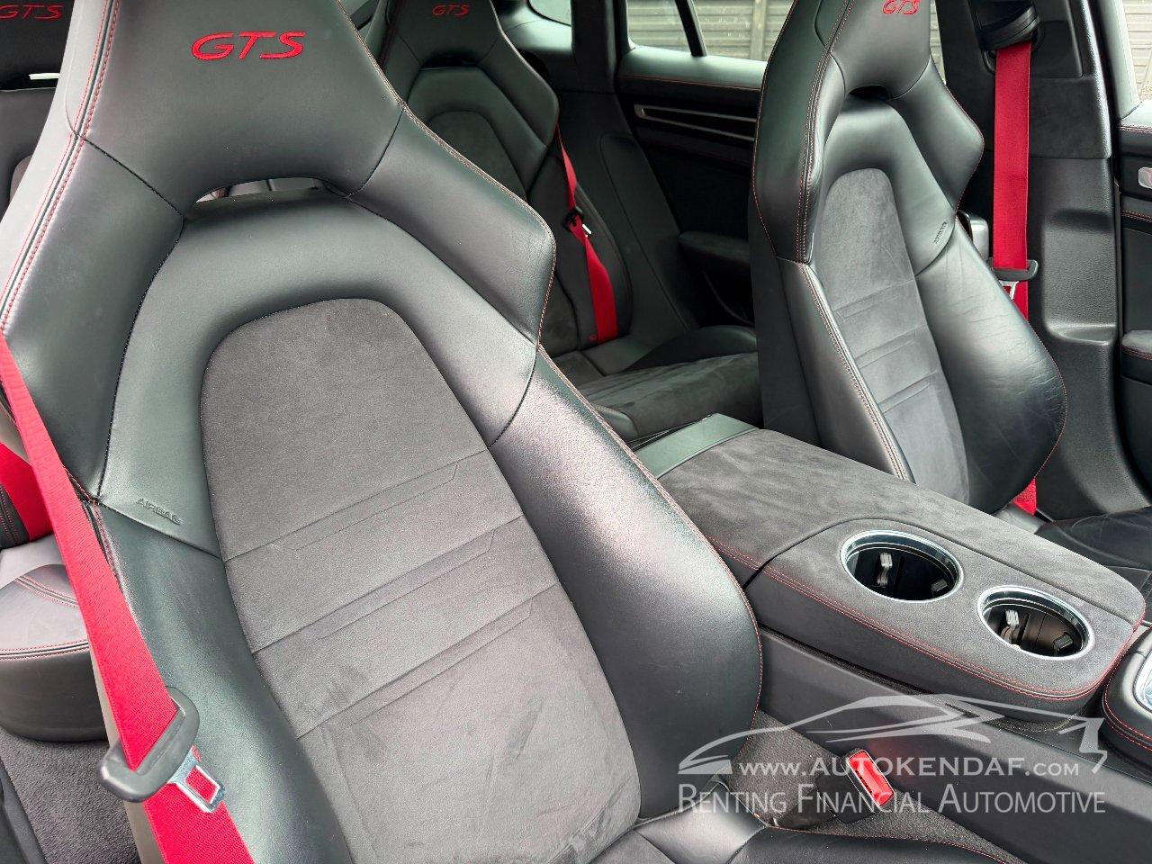 Porsche Panamera 4.0 GTS auto