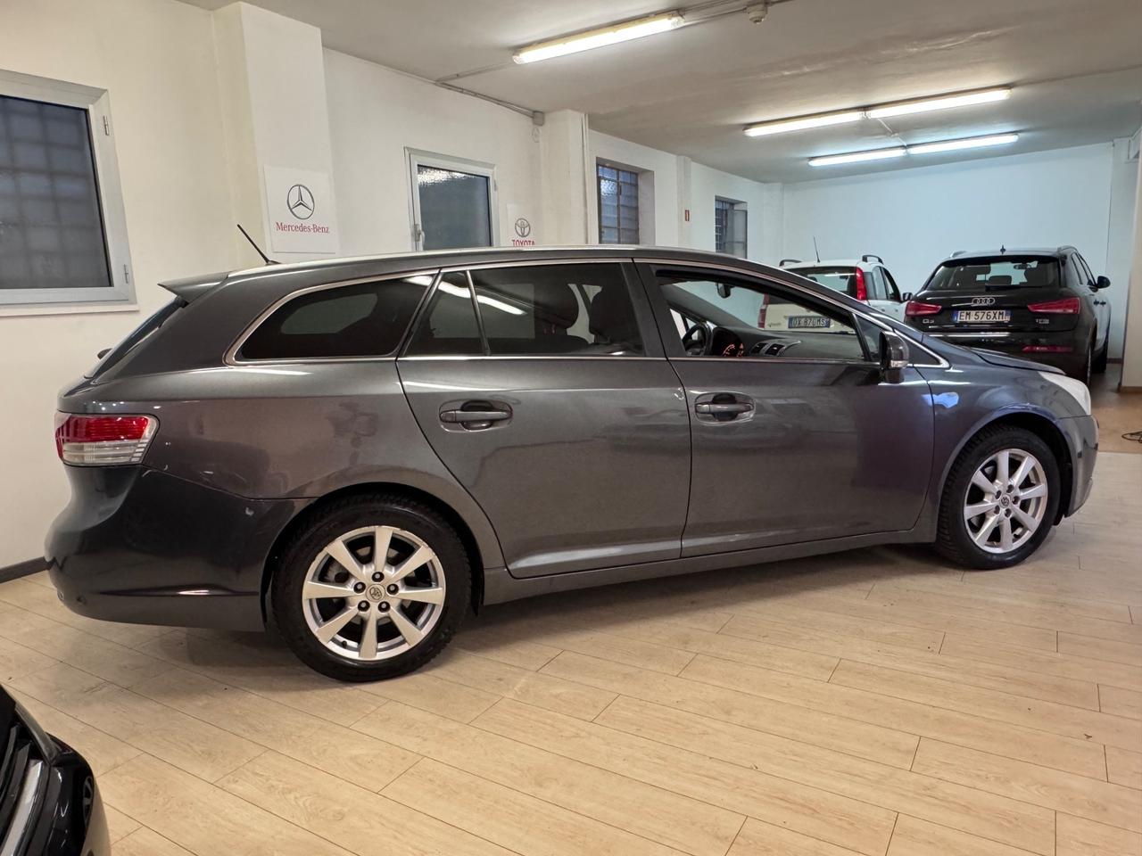 Toyota Avensis 1.8 Benzina-Automatica-Station-Garantita-Permute