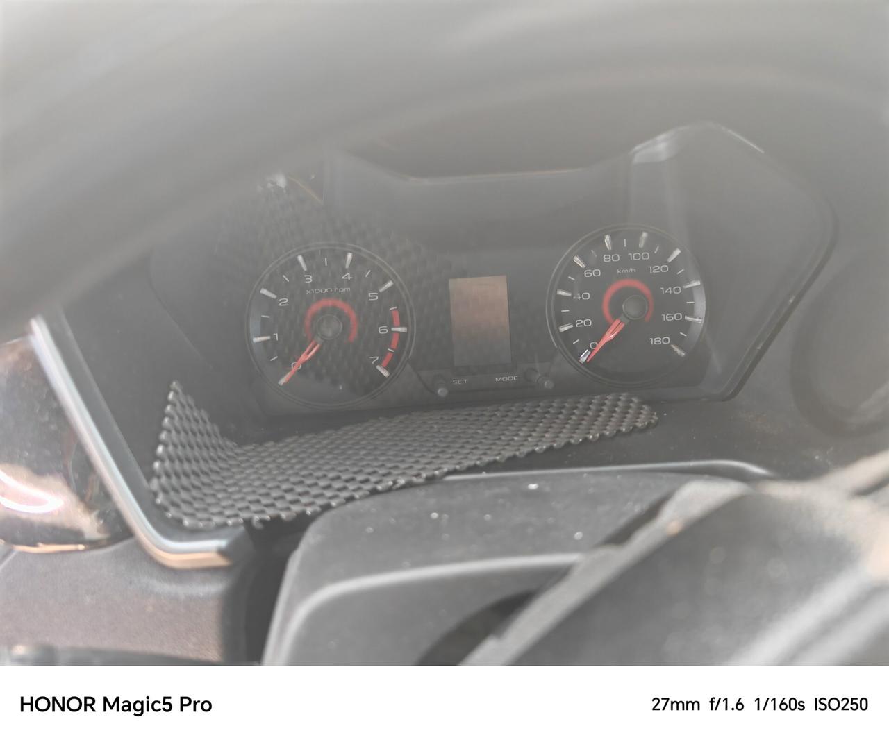 Mahindra KUV100 1.2 VVT K8