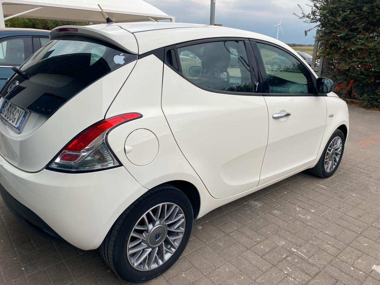 Lancia Ypsilon 1.2 69 CV 5 porte S&S Gold