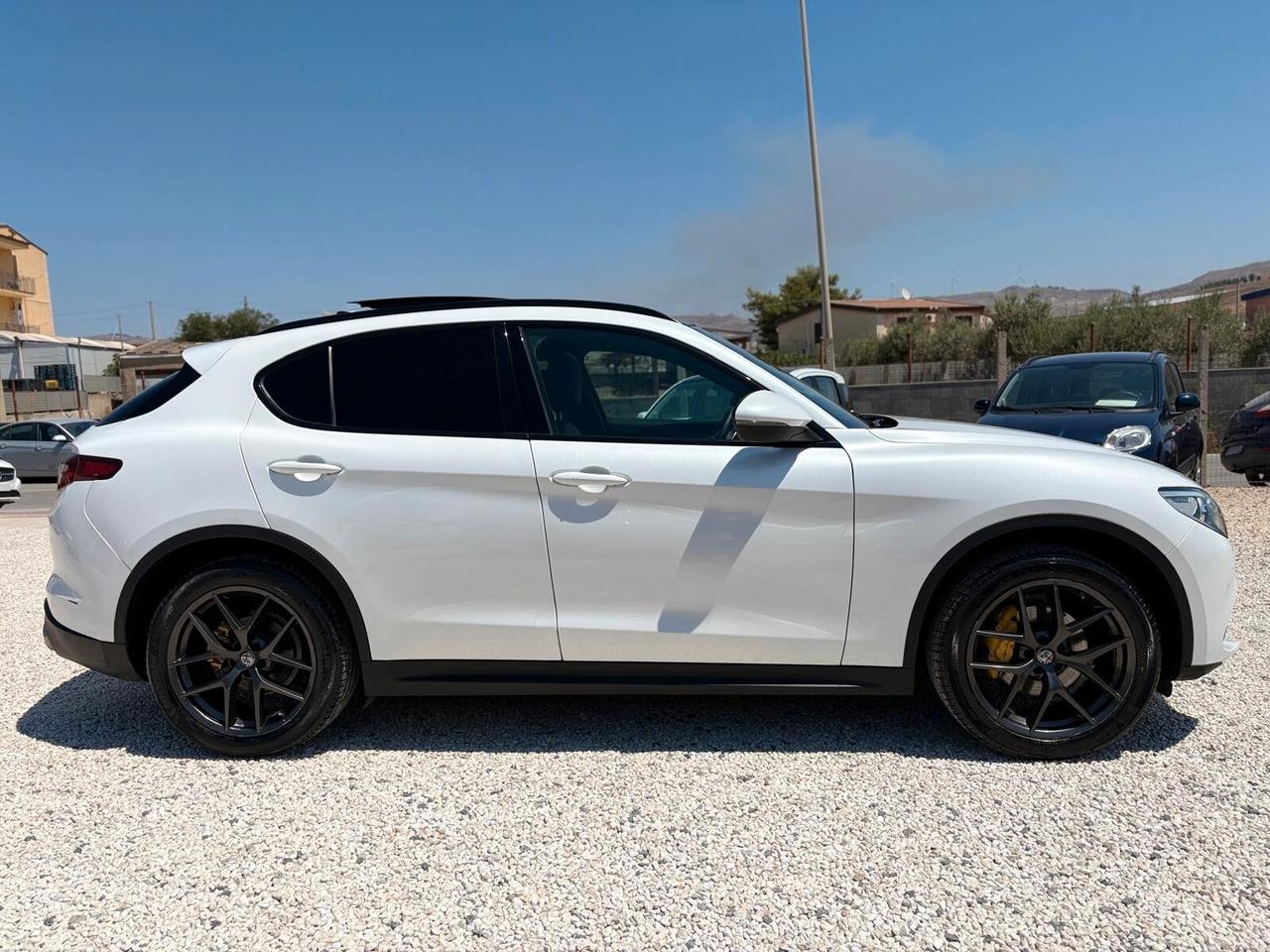 Alfa Romeo Stelvio 2.2 Turbodiesel 180 CV AT8 Q4 Executive TETTO APRIBILE
