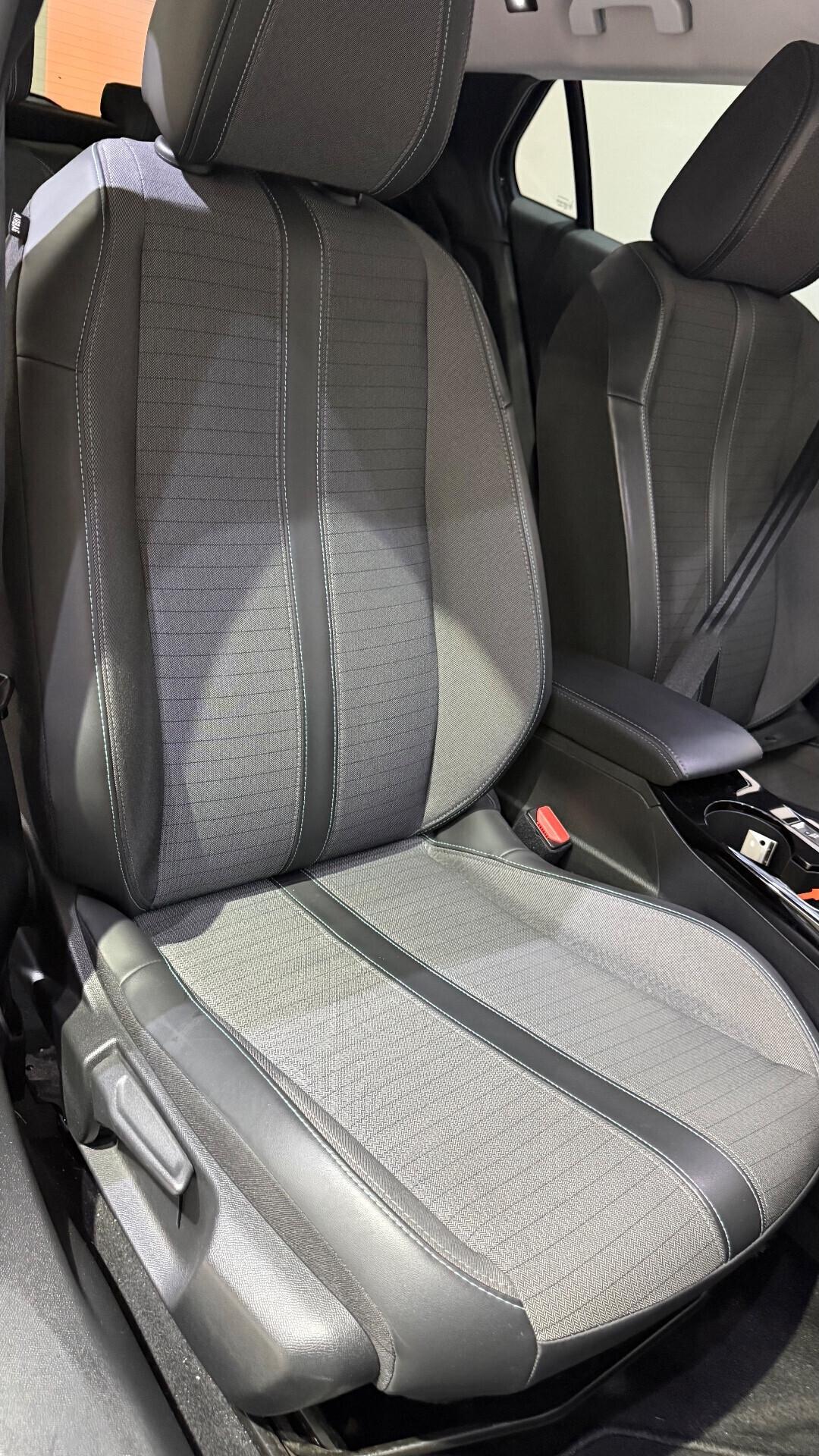 Peugeot 2008 BlueHDi 130 (VENDUTA)