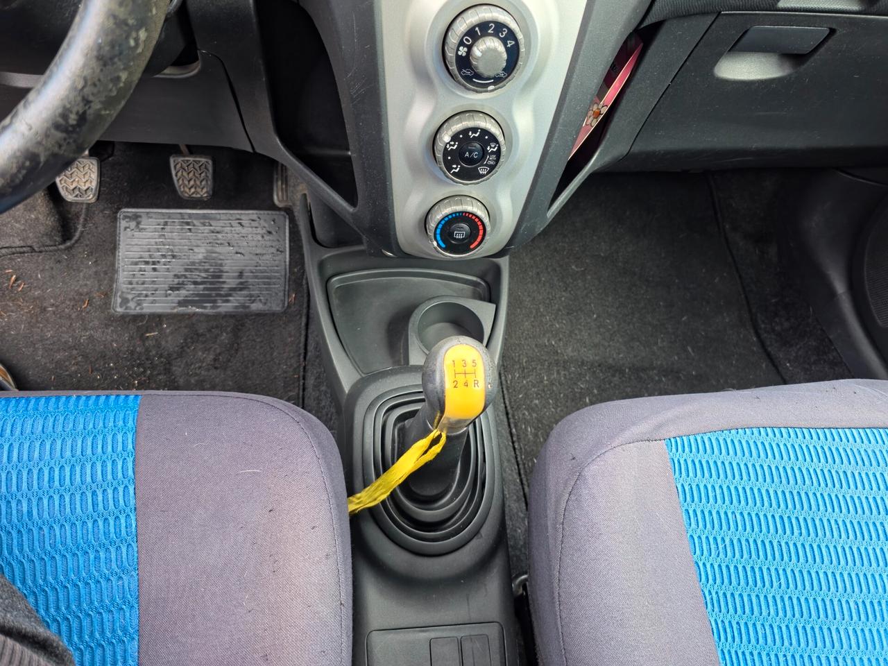 Toyota Yaris 1.0 3 porte Sol CV-69 2007-E4 Manuale NEO