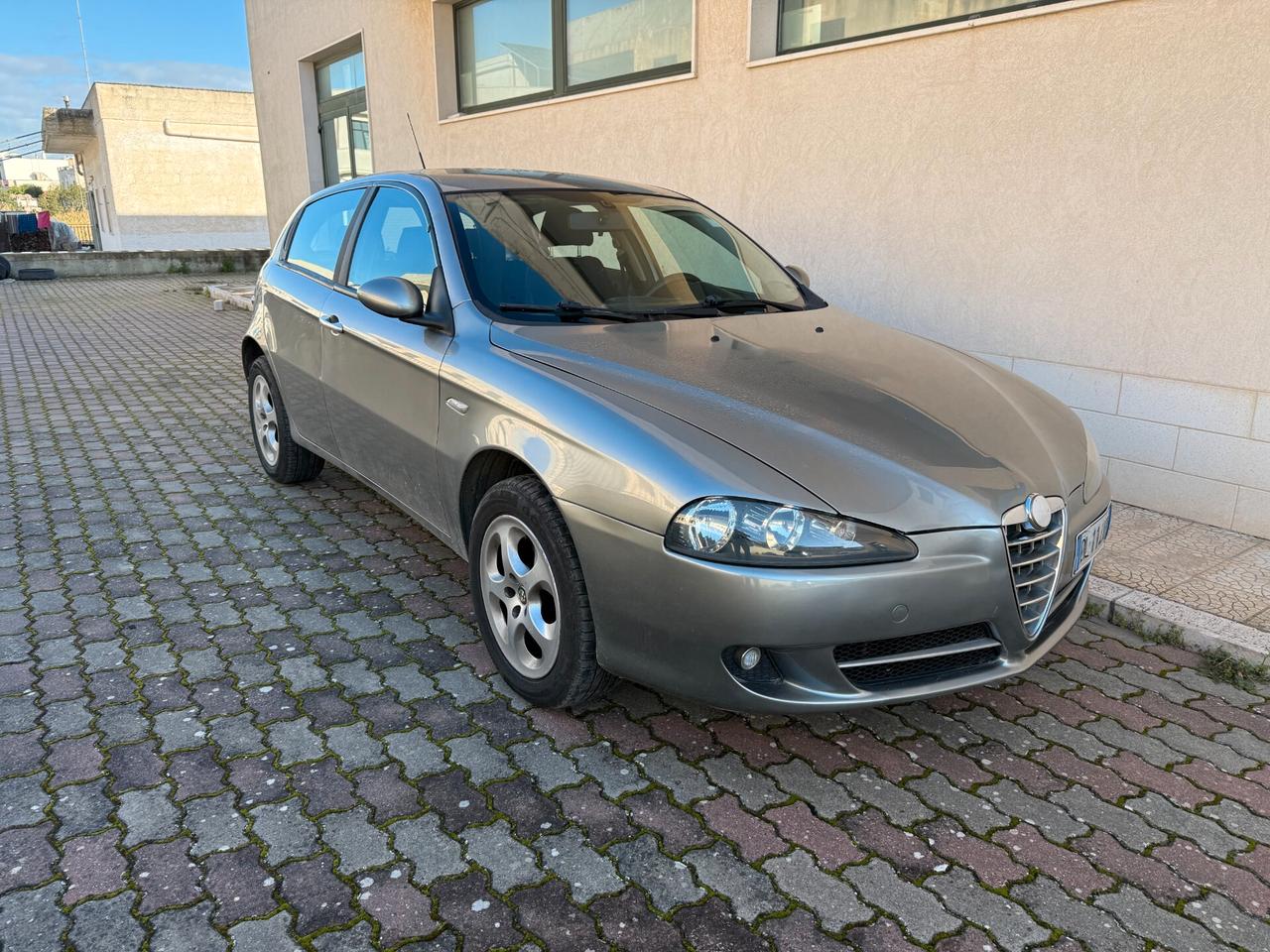Alfa Romeo 147 1.9 JTD M-JET 16V 5 porte Dist.