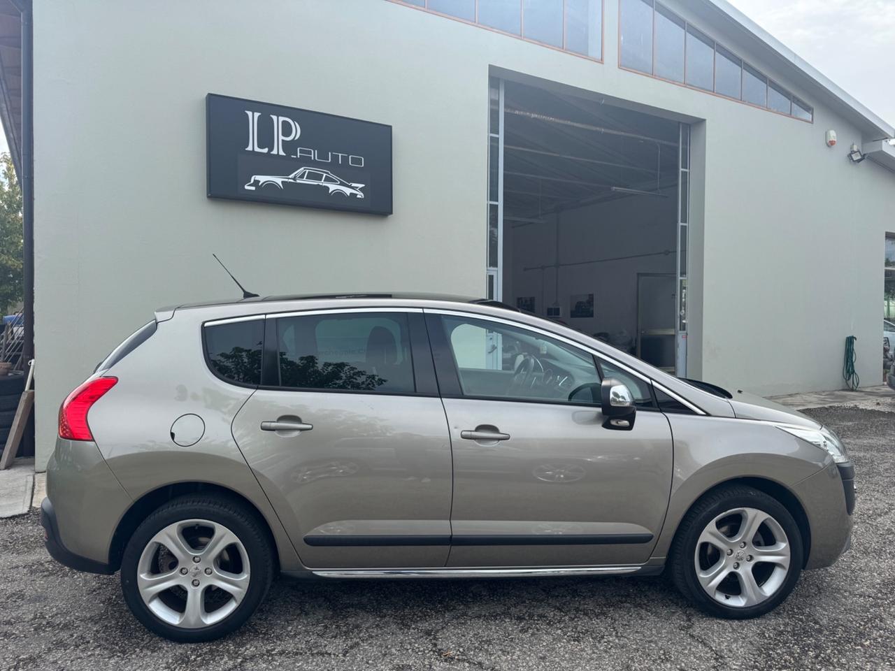 Peugeot 3008 2.0 HDi 150CV Outdoor