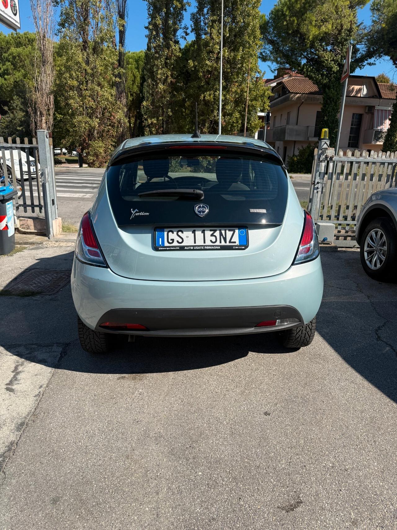 Lancia Ypsilon 1.0 FireFly 5 porte S&S Hybrid Silver NESSUN VINCOLO