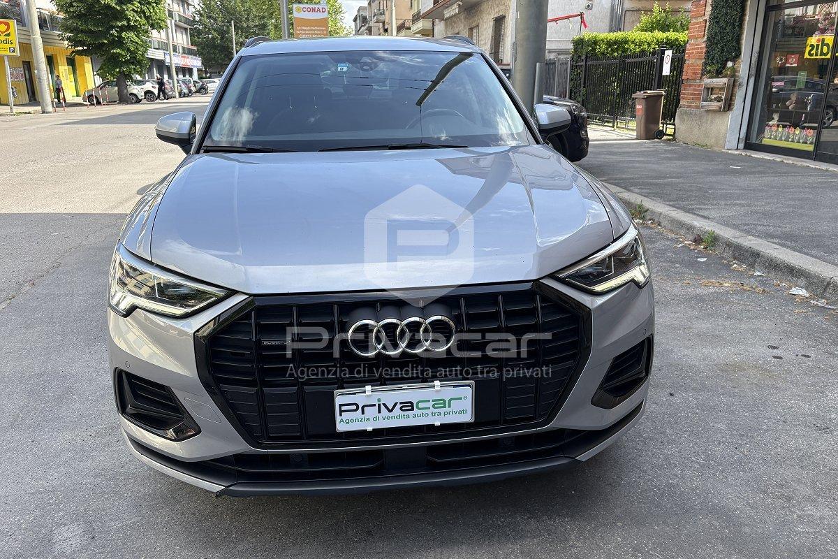 AUDI Q3 40 TDI quattro S tronic Business Advanced