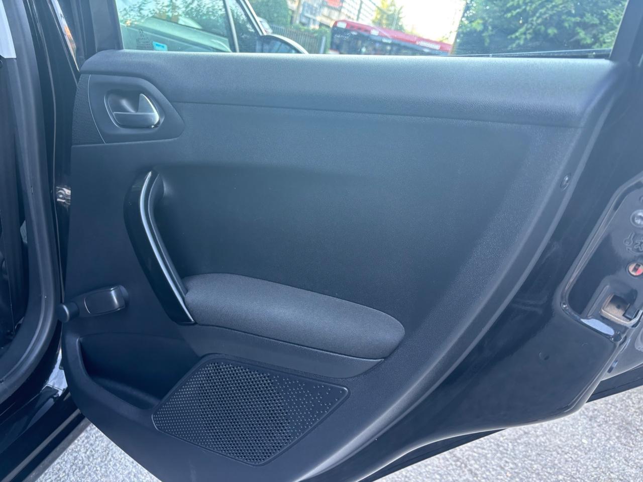 Peugeot 208 1.4 HDi 5 porte Allure OK NEOPATENTATI