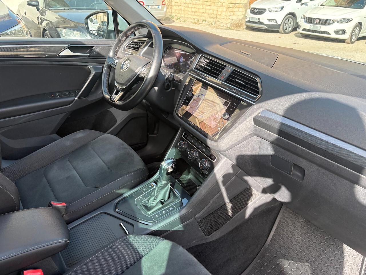 Volkswagen Tiguan 2.0 TDI SCR DSG R-LINE