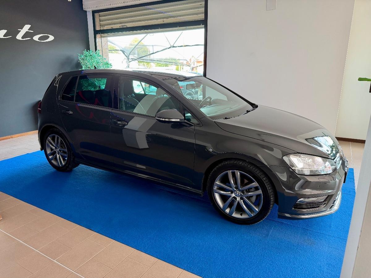Volkswagen Golf 2.0 tdi R-Line 150cv