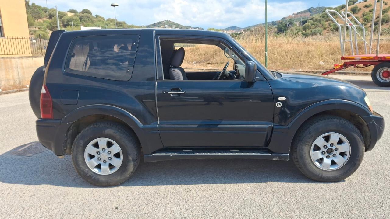 Mitsubishi Pajero 3.2 DI-D 16V 3p. Intense DPF