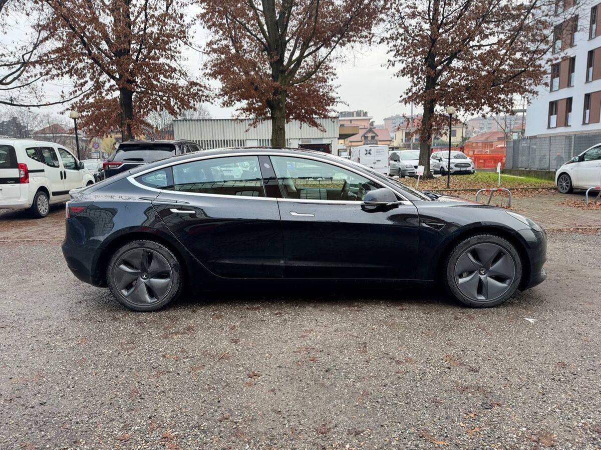 Tesla Model 3 Standard rwd Plus