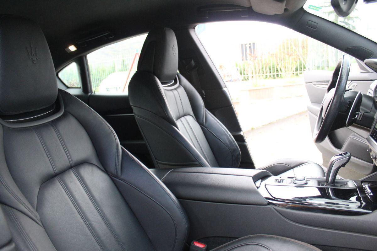 MASERATI - Levante