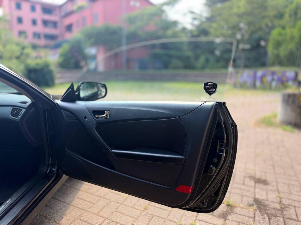Hyundai Genesis 2.0 turbo Sport